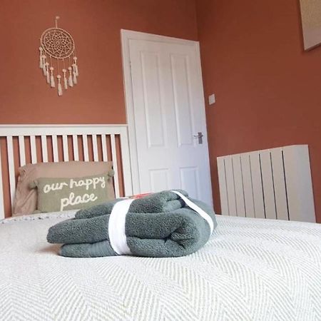 Westcliff-On-Sea Modern 2 Bedroom Apartment - Free Parking Southend-on-Sea Buitenkant foto