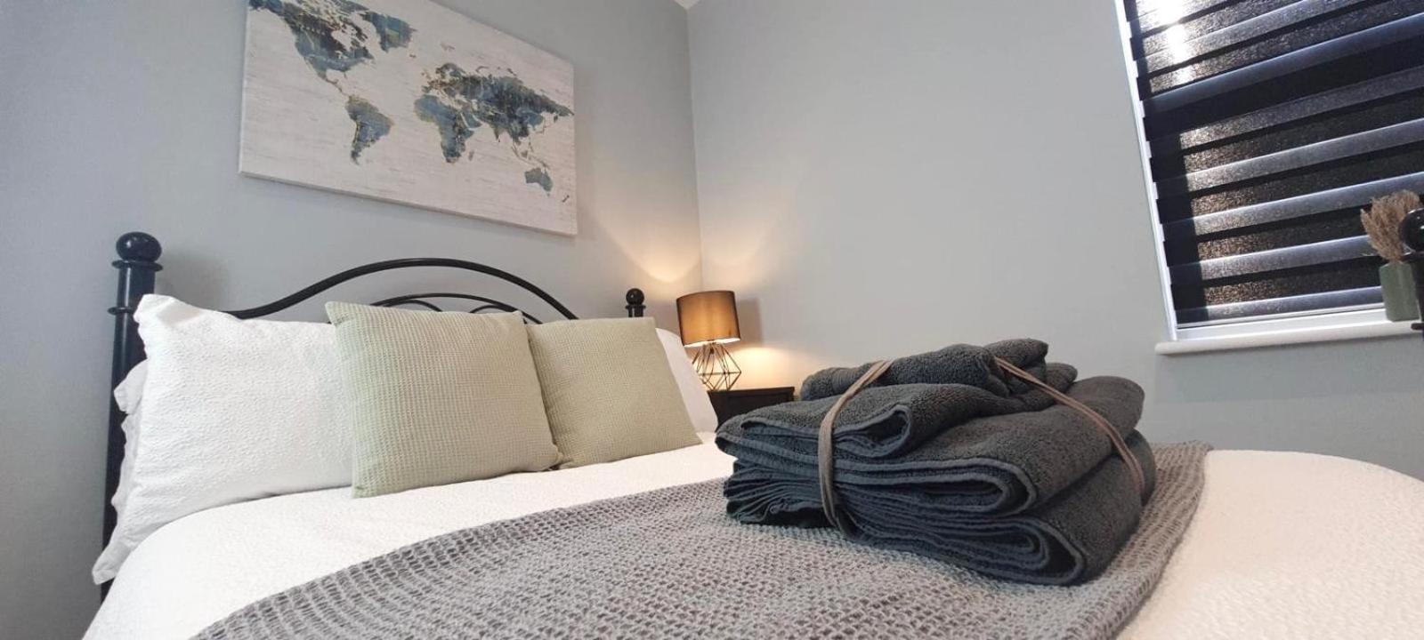 Westcliff-On-Sea Modern 2 Bedroom Apartment - Free Parking Southend-on-Sea Buitenkant foto